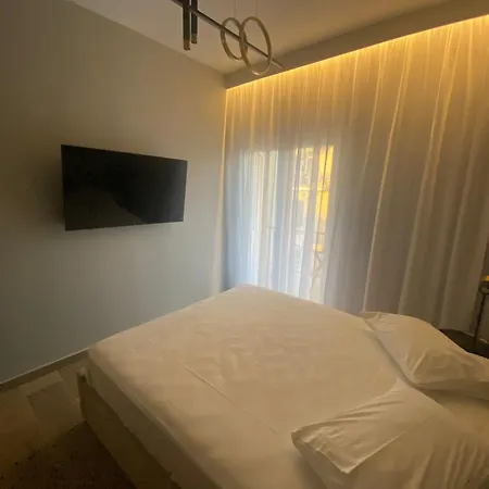 Kostas Lux